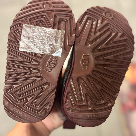 Classic Mini Mirror Ball Toddler UGGS - Picture 8 of 16